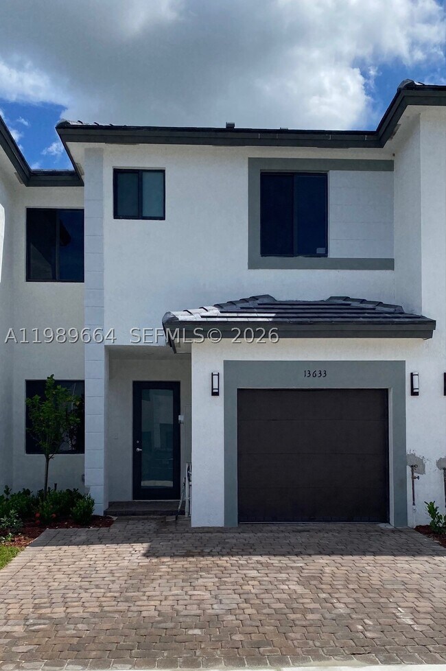 Building Photo - 13633 SW 157th Pl