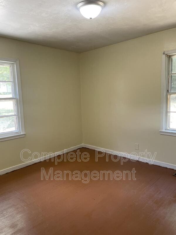 Building Photo - 4240 39th Ave N