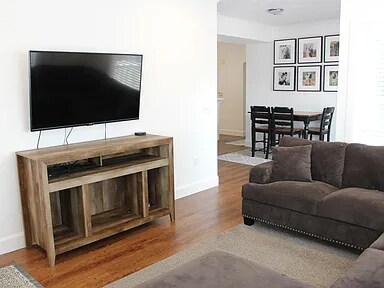 Foto del edificio - 1068 Canyon Meadow Dr