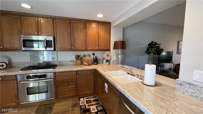 Building Photo - 2 br, 2.5 bath House - 74 Paseo Luna