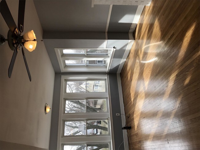 Foto del edificio - 8617 S Carpenter St
