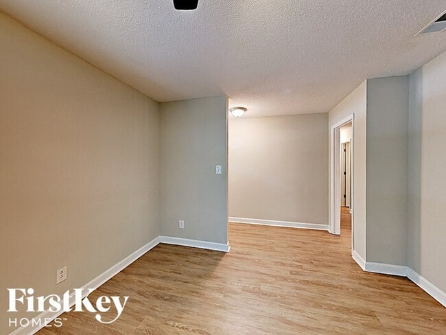 Building Photo - 6107 Rockwell Dr