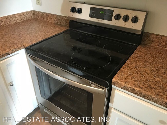 Foto del edificio - 3 br, 1 bath House - 2704 Demille Street