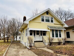 Building Photo - 830 S 9th St