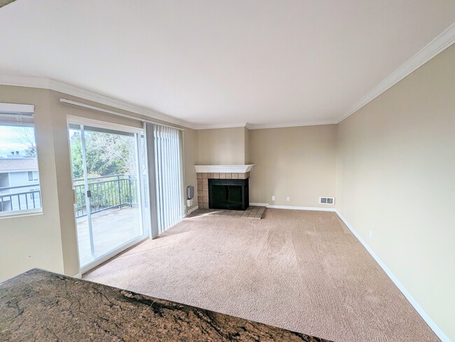 Foto del edificio - 6007 Lakeview Dr