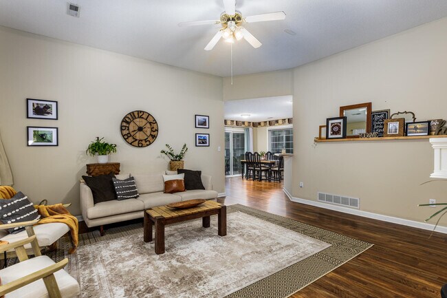 Building Photo - 805 Ames Dr