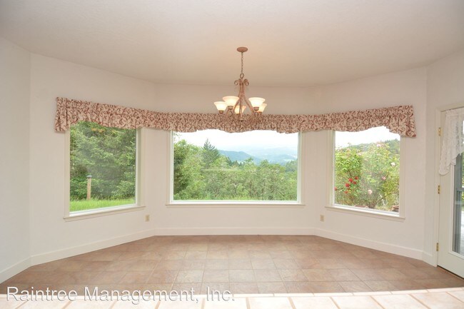 Foto del edificio - 4 br, 3 bath House - 520 Oakview
