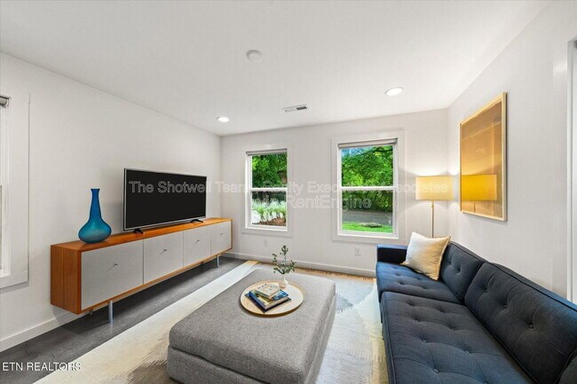 Foto del edificio - 1327 Brown Ave