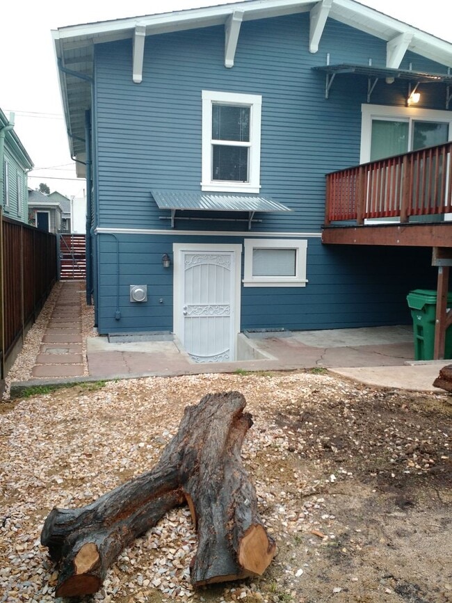 Building Photo - 43rd St. Duplex