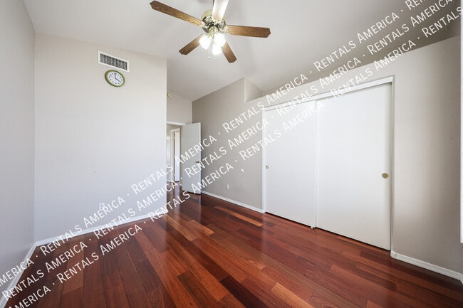 Building Photo - 4616 E Summerhaven Dr