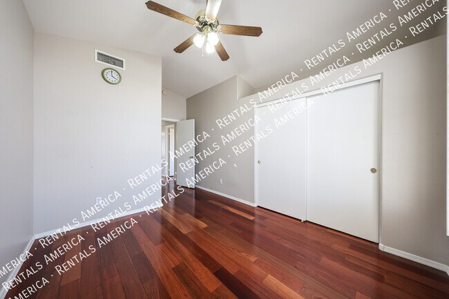 Foto del edificio - 4616 E Summerhaven Dr