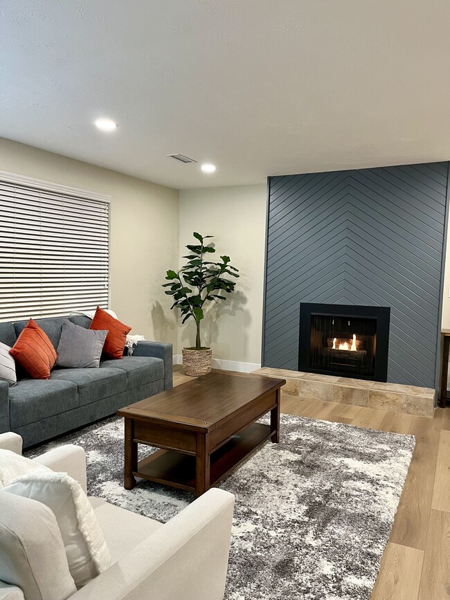 Living room view with fireplace - 2455 E Woodchuck Way