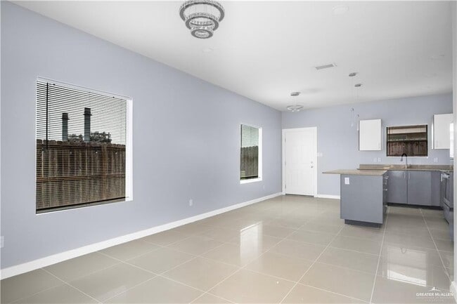 Building Photo - 2013 Stardust Ln