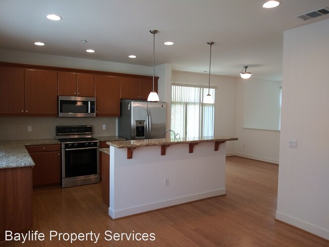 Building Photo - 3 br, 2.5 bath House - 3724 Heron Way