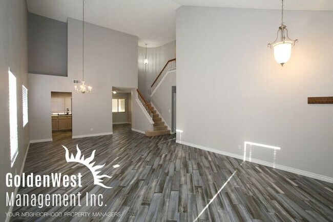 Building Photo - Stunning 2Bdm 2.5Ba Two-Story Home in Hend...