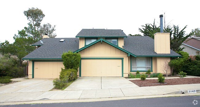 Building Photo - 2045-2047 Fairmont Dr