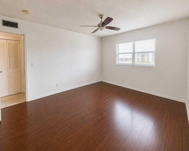 Foto del edificio - 4750 NW 22nd Ct