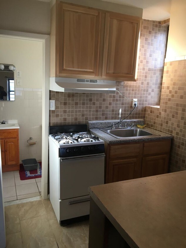 Foto principal - 107 Gates Ave