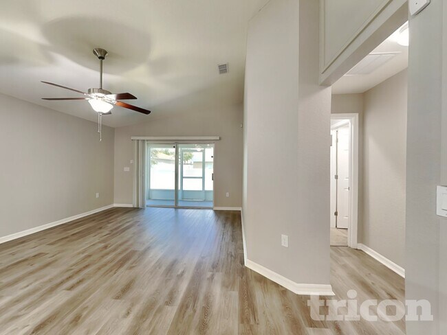 Foto del edificio - 921 Kingfisher Dr