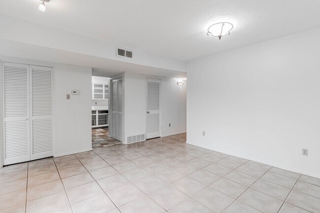 Foto del edificio - 2BD/2BA Condo located in Perkins Gardens