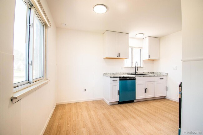 Building Photo - 23257 Stewart Ave