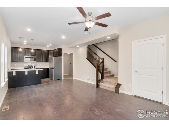 Building Photo - 2420 Ridge Top Dr