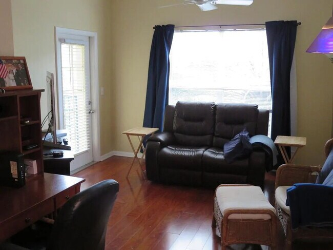 Foto del edificio - "Charming 1-Bedroom Retreat in Tampa's Heart – 721 Sq Ft of Comfort!"
