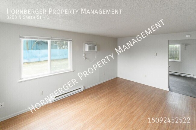 Foto del edificio - Spacious 2 Bed 1 Bath Apartment on The Nor...