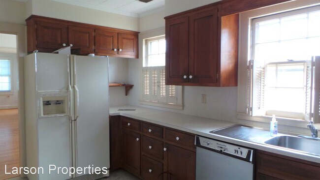 Building Photo - 3 br, 1.5 bath House - 412 Trail Eight