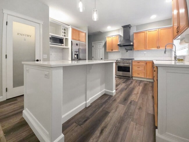 Building Photo - Spacious 4-Bedroom Home with Modern Updates & Expansive Yard