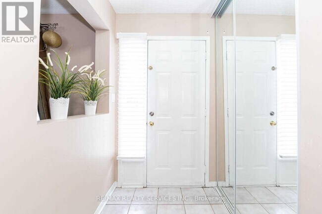 Photo du bâtiment - 35 Malta Ave.