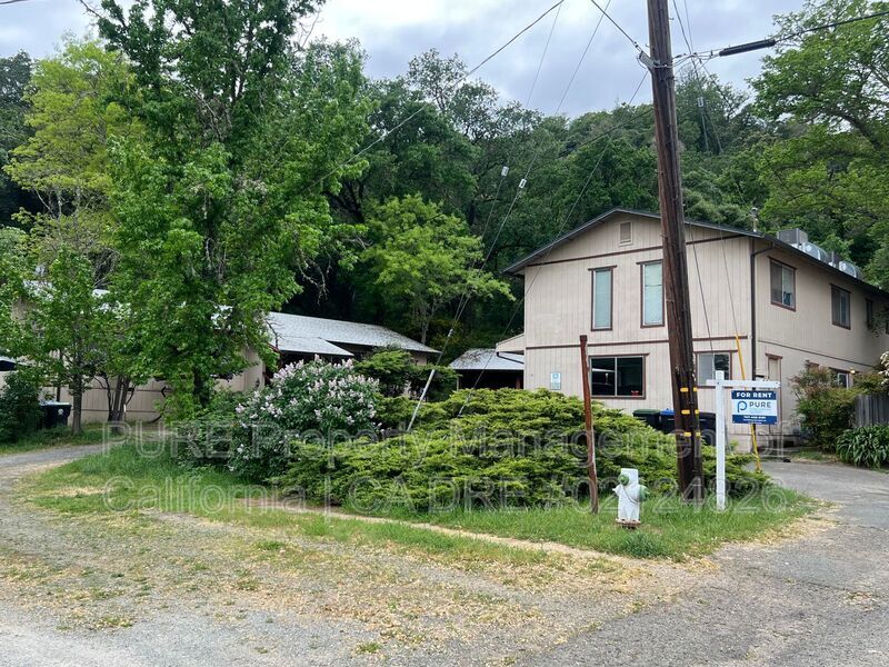 Primary Photo - 151 Center St