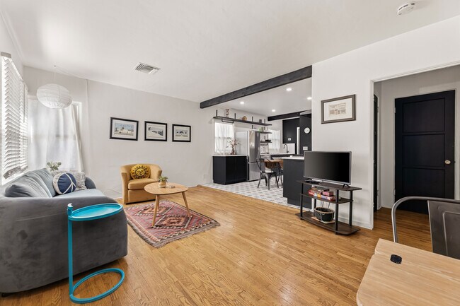 Foto del edificio - 5902 Lemp Ave