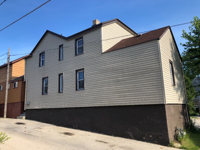 1014 N 9th St, Sheboygan, WI 53081 Room for Rent in Sheboygan, WI