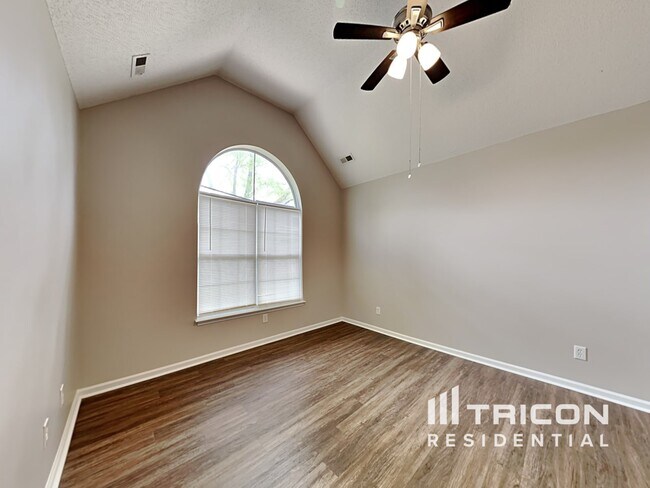 Foto del edificio - 2127 Dawn Ridge
