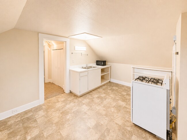 Photo - 529 N Nevada Ave. - Unit 6 Apartment