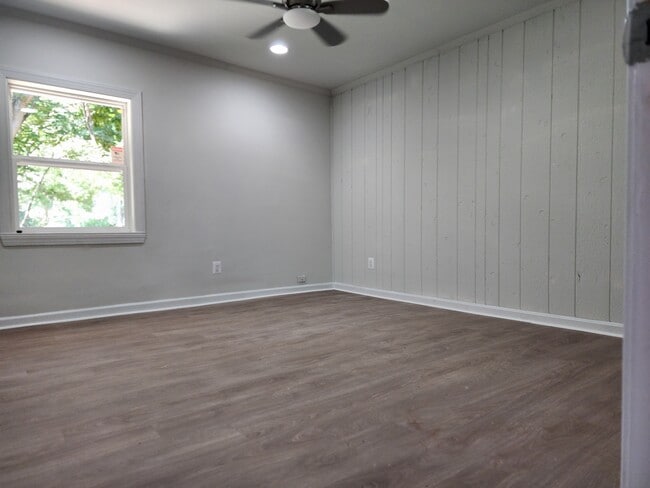 Foto del edificio - 17651 Graham St