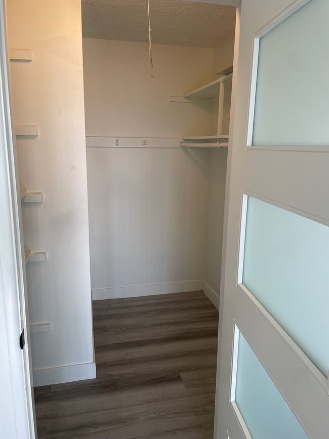 Foto del edificio - 305 E Plymouth St