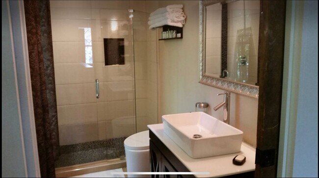 Foto del edificio - 462 Greenwood Ave NE