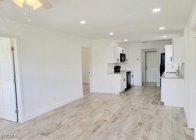 Foto del edificio - 9765 Montana Ct