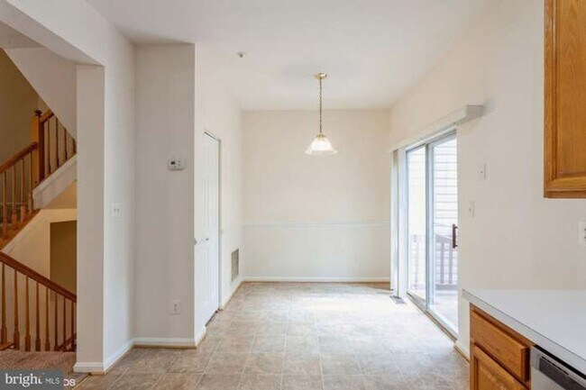 Foto del edificio - 7836 Canter Ct