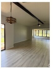 Building Photo - Venice Rental Home