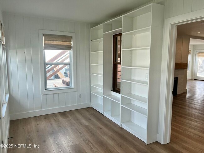 Foto del edificio - 201 Hopkins St