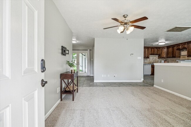 Building Photo - 3613 Lazy Spring Dr