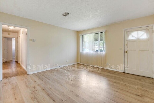 Foto del edificio - 3828 Freel Rd