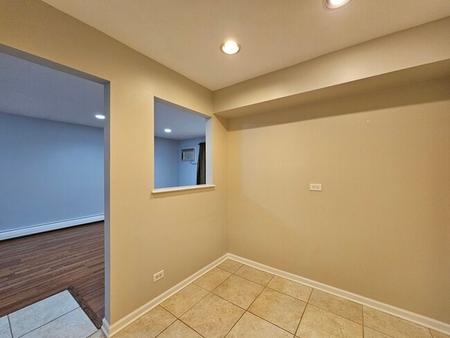 Building Photo - 12 Parkside Ct
