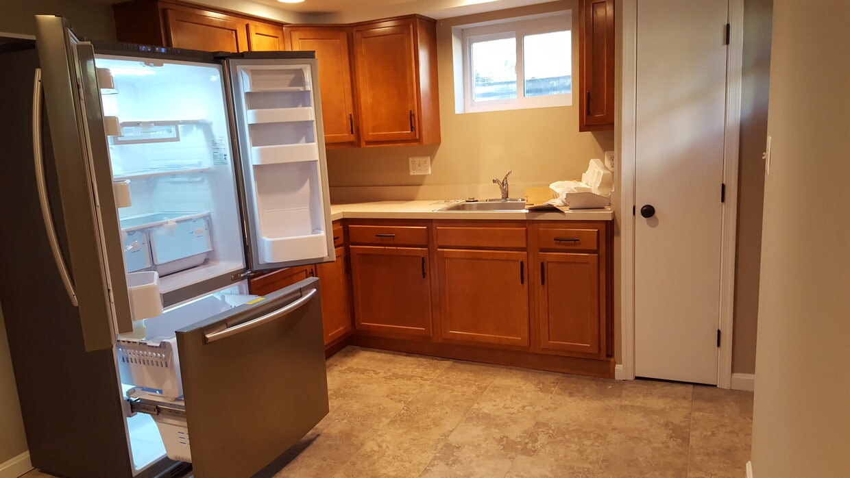 kitchenette - 6905 Rhode Island Ave