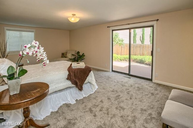 Foto del edificio - 1594 Angel Crest Dr