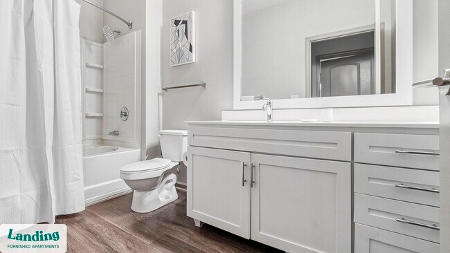 Foto del edificio - 900 E Six Forks Rd