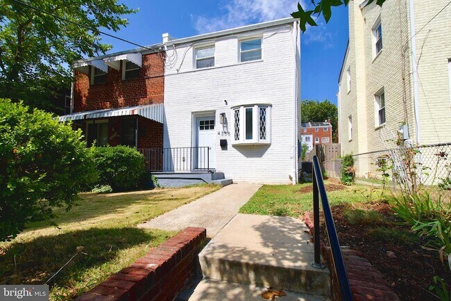 Building Photo - 4356 D St SE